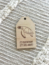 Load image into Gallery viewer, Wooden Birthday Gift Tag - Green Turtle